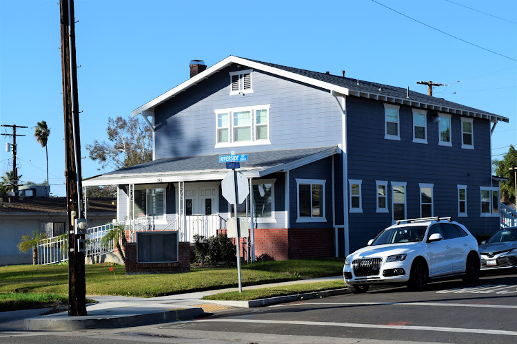 R. Bracken & Associates