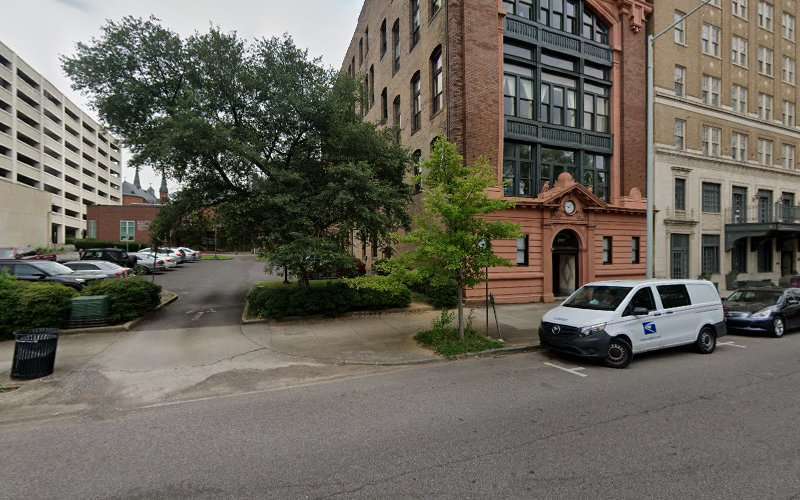 Erskine R Mathis & Associates