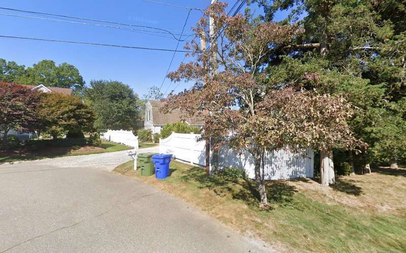 Knobelsdorff Kerry E