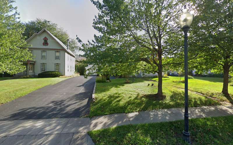 Marilyn T Carreras & Associates