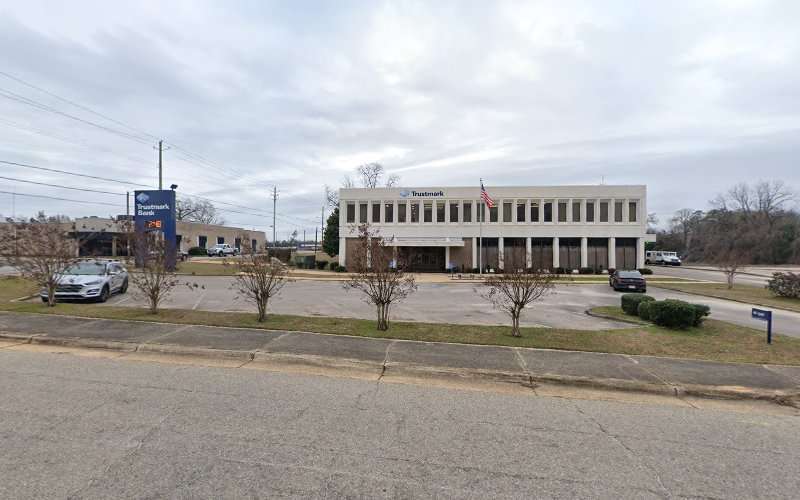 McMillan Law Office: McMillan W Robert