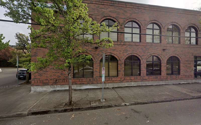 Davis Galm Law Firm: C.Thomas Davis